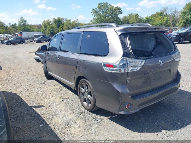46082847 :رقم المزاد ، 5TDXK3DC9BS135105 vin ، 2011 Toyota Sienna Se مزاد بيع