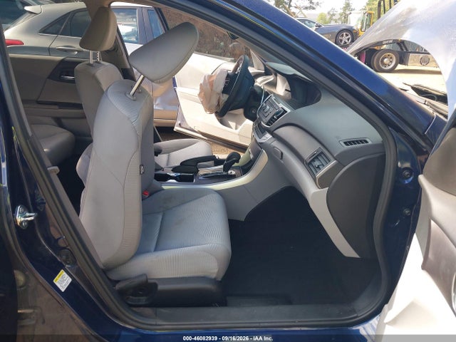 46082939 :رقم المزاد ، 1HGCR2F38FA200208 vin ، 2015 Honda Accord Lx مزاد بيع