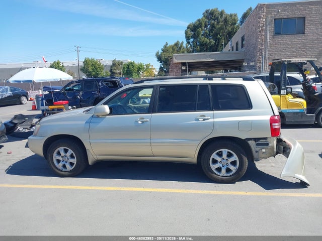 46082993 :رقم المزاد ، JTEGF21A520031498 vin ، 2002 Toyota Highlander V6 مزاد بيع