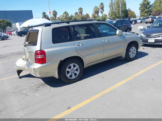 46082993 :رقم المزاد ، JTEGF21A520031498 vin ، 2002 Toyota Highlander V6 مزاد بيع