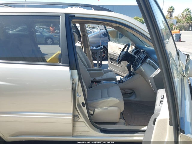 46082993 :رقم المزاد ، JTEGF21A520031498 vin ، 2002 Toyota Highlander V6 مزاد بيع