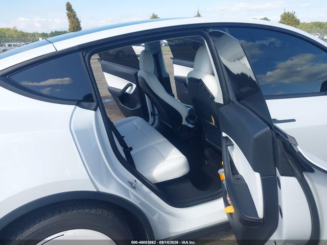 46083062 :رقم المزاد ، 5YJYGDEE5MF179086 vin ، 2021 Tesla Model Y Long Range Dual Motor All-wheel Drive مزاد بيع