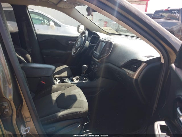 46083068 :رقم المزاد ، 1C4PJLCS3FW712339 vin ، 2015 Jeep Cherokee Latitude مزاد بيع