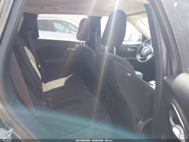 46083068 :رقم المزاد ، 1C4PJLCS3FW712339 vin ، 2015 Jeep Cherokee Latitude مزاد بيع