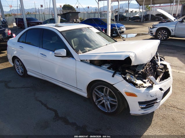 Mercedes-Benz C 250 Sport 2014 WDDGF4HB5EG253376 main image