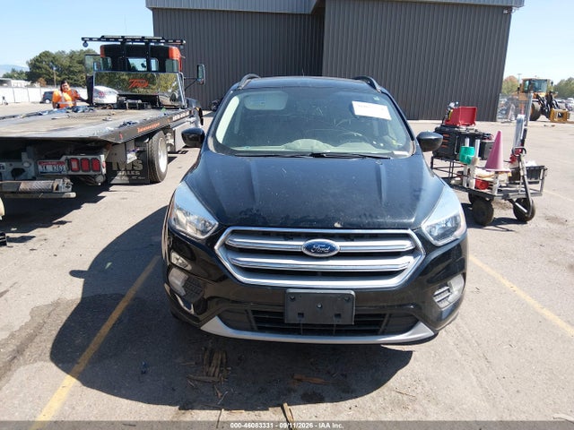 Продажа на аукционе авто 2018 Ford Escape Se, vin: 1FMCU9GD8JUD59567, номер лота: 46083331