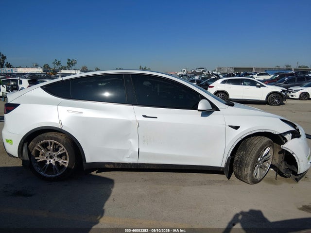2023 Tesla Model Y Awd/long Range Dual Motor All-wheel Drive მანქანა იყიდება აუქციონზე, vin: 7SAYGDEE6PA030786, აუქციონის ნომერი: 46083382