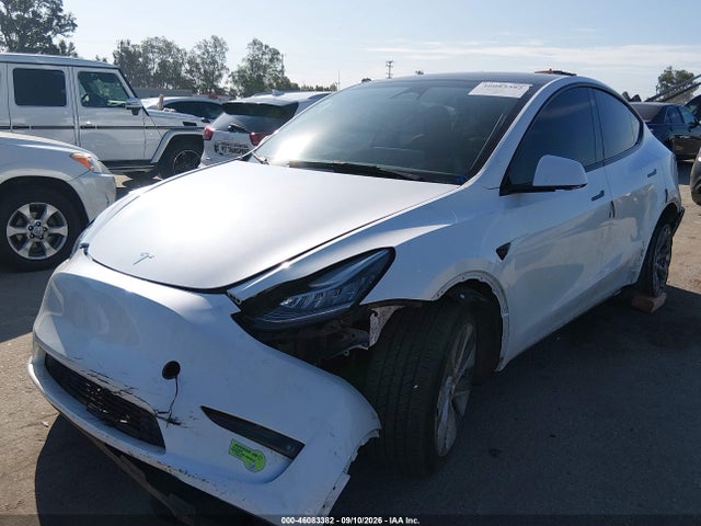 2023 Tesla Model Y Awd/long Range Dual Motor All-wheel Drive მანქანა იყიდება აუქციონზე, vin: 7SAYGDEE6PA030786, აუქციონის ნომერი: 46083382