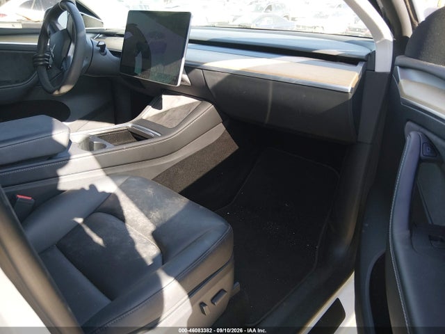 2023 Tesla Model Y Awd/long Range Dual Motor All-wheel Drive მანქანა იყიდება აუქციონზე, vin: 7SAYGDEE6PA030786, აუქციონის ნომერი: 46083382