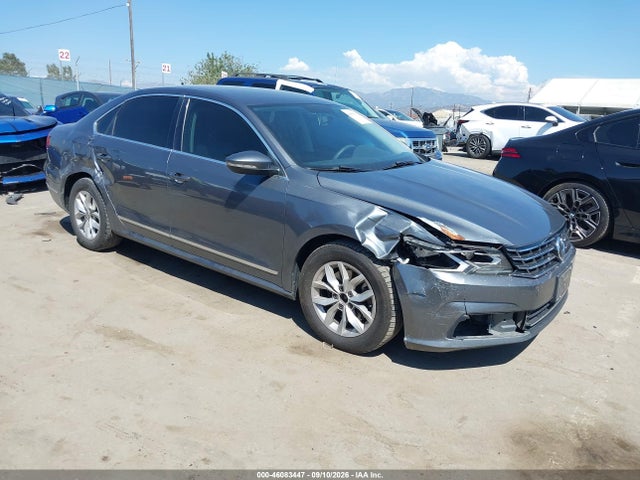2016 Volkswagen Passat 1.8t S მანქანა იყიდება აუქციონზე, vin: 1VWAT7A35GC036673, აუქციონის ნომერი: 46083447