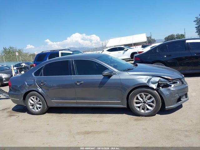 2016 Volkswagen Passat 1.8t S მანქანა იყიდება აუქციონზე, vin: 1VWAT7A35GC036673, აუქციონის ნომერი: 46083447