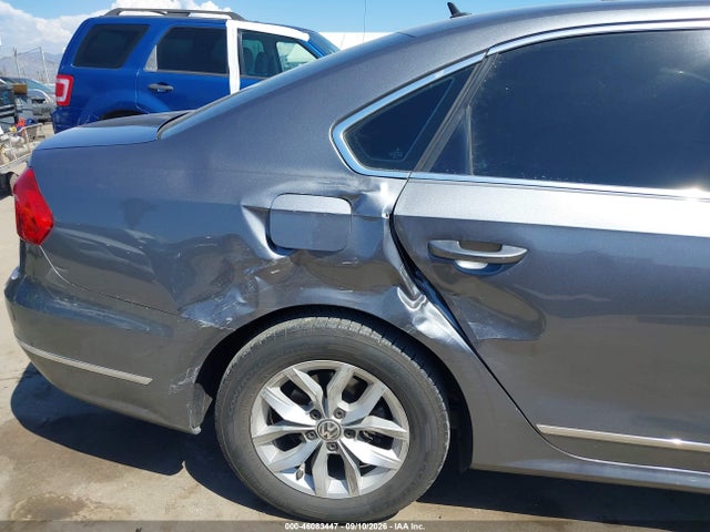 2016 Volkswagen Passat 1.8t S მანქანა იყიდება აუქციონზე, vin: 1VWAT7A35GC036673, აუქციონის ნომერი: 46083447