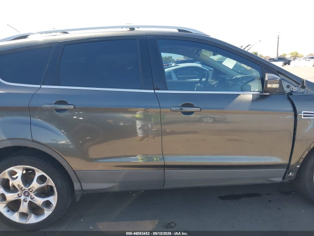 46083452 :رقم المزاد ، 1FMCU0J92FUA25736 vin ، 2015 Ford Escape Titanium مزاد بيع