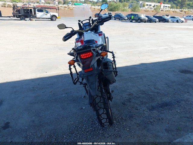 46083498 :رقم المزاد ، JH2SD04G2HK000335 vin ، 2017 Honda Crf1000 مزاد بيع