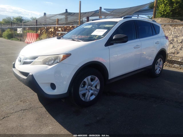Toyota RAV4 LE 2015 JTMZFREVXFJ056920 Image 2