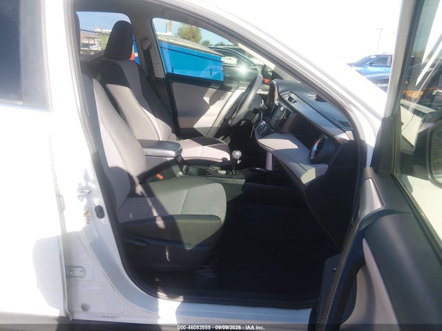 Toyota RAV4 LE 2015 JTMZFREVXFJ056920 Image 5