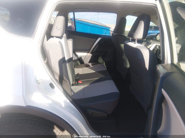 Toyota RAV4 LE 2015 JTMZFREVXFJ056920 Image 8