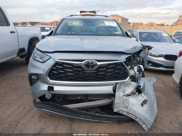 2021 Toyota Highlander Platinum მანქანა იყიდება აუქციონზე, vin: 5TDFZRAH1MS085118, აუქციონის ნომერი: 46083558