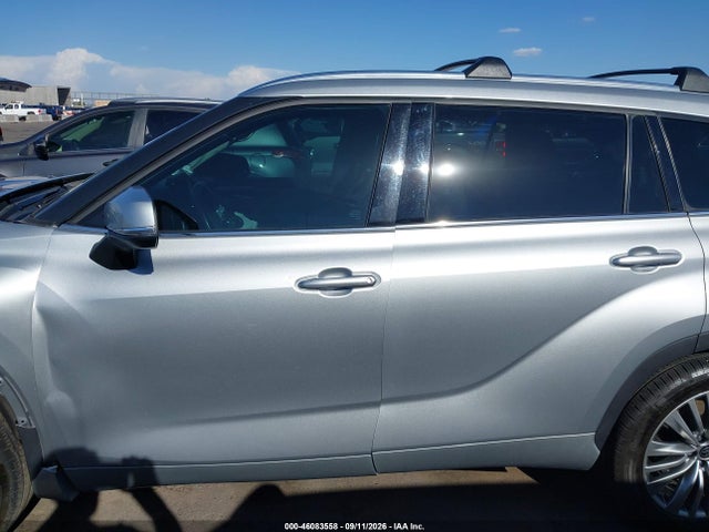 2021 Toyota Highlander Platinum მანქანა იყიდება აუქციონზე, vin: 5TDFZRAH1MS085118, აუქციონის ნომერი: 46083558