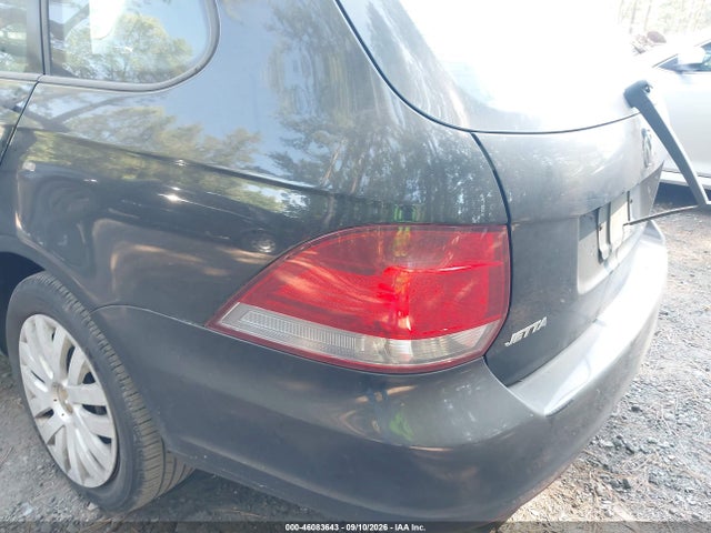Продаж на аукціоні авто 2011 Volkswagen Jetta Sportwagen 2.5l S, vin: 3VWPZ7AJ3BM635232, номер лоту: 46083643