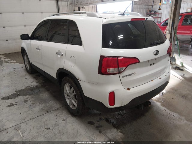 KIA Sorento Lx V6 2015 5XYKTDA73FG581550 Image 3