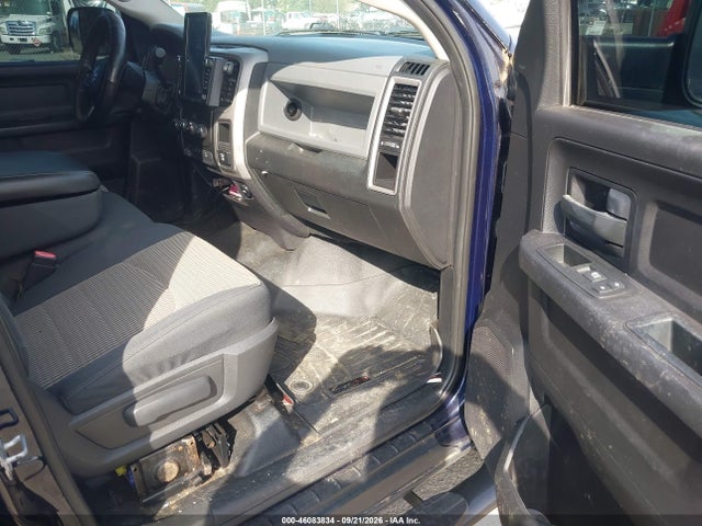 46083834 :رقم المزاد ، 3C6TR5CT5GG253270 vin ، 2016 Ram 2500 Tradesman مزاد بيع
