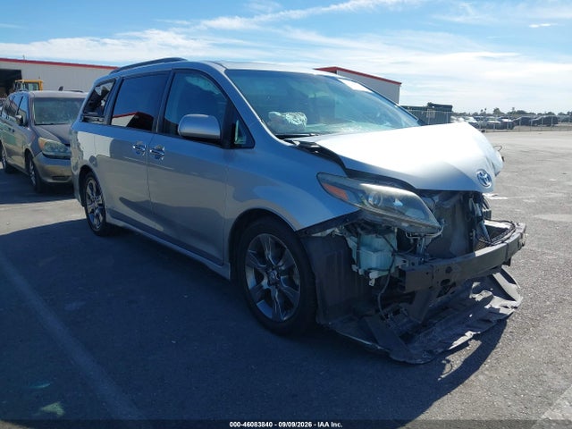 2016 Toyota Sienna Se Premium 8 Passenger მანქანა იყიდება აუქციონზე, vin: 5TDXK3DC0GS756529, აუქციონის ნომერი: 46083840