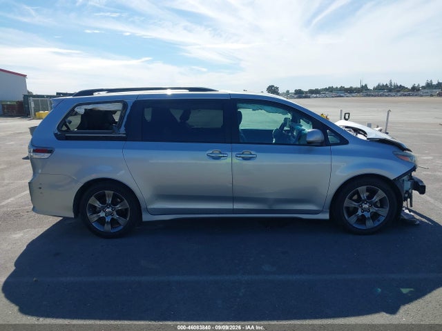 2016 Toyota Sienna Se Premium 8 Passenger მანქანა იყიდება აუქციონზე, vin: 5TDXK3DC0GS756529, აუქციონის ნომერი: 46083840