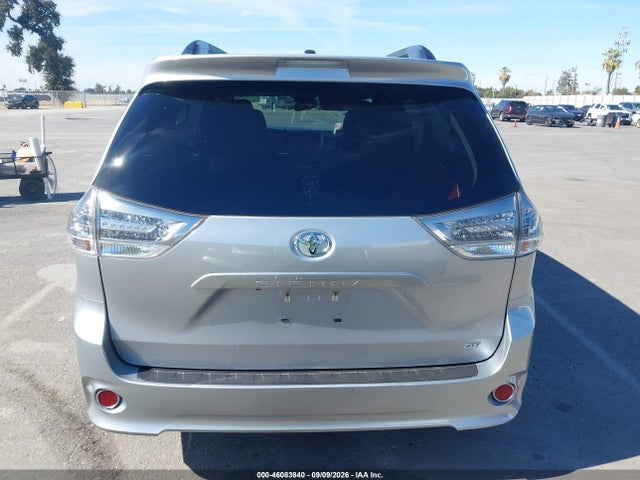 2016 Toyota Sienna Se Premium 8 Passenger მანქანა იყიდება აუქციონზე, vin: 5TDXK3DC0GS756529, აუქციონის ნომერი: 46083840