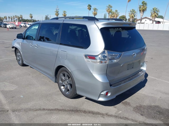 2016 Toyota Sienna Se Premium 8 Passenger მანქანა იყიდება აუქციონზე, vin: 5TDXK3DC0GS756529, აუქციონის ნომერი: 46083840