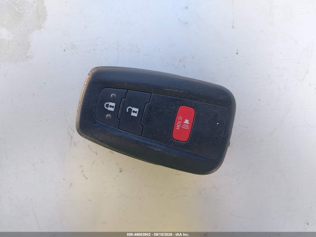 NMTKHMBX8JR001333 Toyota C-hr Xle Premium
