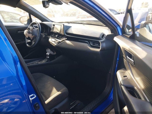 NMTKHMBX8JR001333 Toyota C-hr Xle Premium
