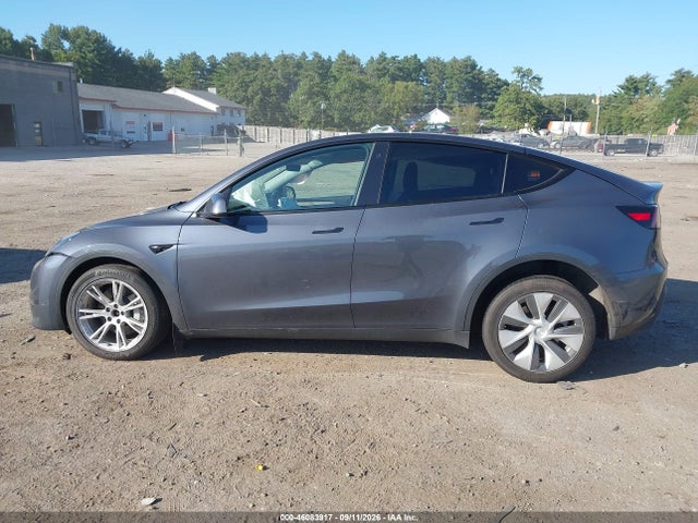 2023 Tesla Model Y Awd/long Range Dual Motor All-wheel Drive მანქანა იყიდება აუქციონზე, vin: 7SAYGDEE2PA075708, აუქციონის ნომერი: 46083917