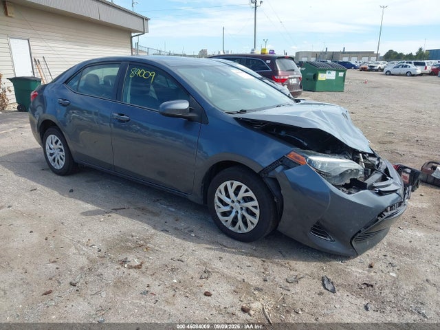 2018 Toyota Corolla Le მანქანა იყიდება აუქციონზე, vin: 5YFBURHE4JP841585, აუქციონის ნომერი: 46084009