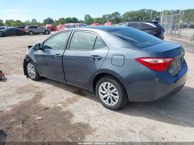 46084009 :رقم المزاد ، 5YFBURHE4JP841585 vin ، 2018 Toyota Corolla Le مزاد بيع