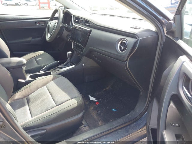 46084009 :رقم المزاد ، 5YFBURHE4JP841585 vin ، 2018 Toyota Corolla Le مزاد بيع