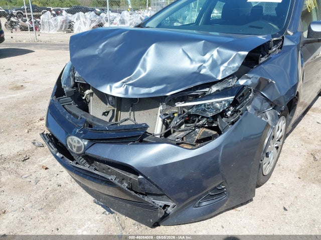 46084009 :رقم المزاد ، 5YFBURHE4JP841585 vin ، 2018 Toyota Corolla Le مزاد بيع