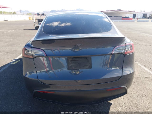 Tesla Model Y Performance Dual Motor All-wheel Drive 2023 7SAYGDEF2PF835129 Image 14