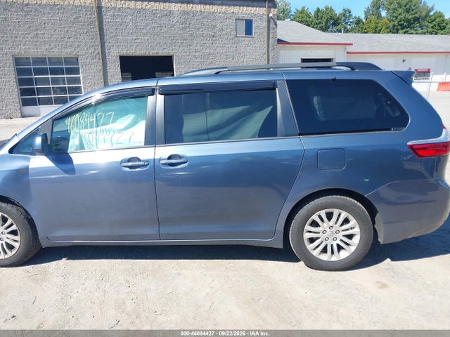 5TDYK3DC2GS739266 Toyota Sienna Xle 8 Passenger
