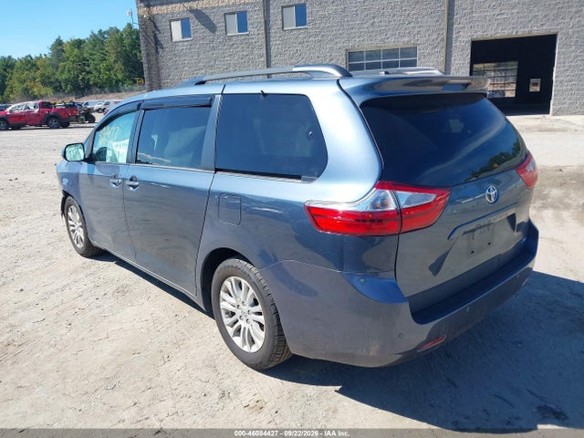 5TDYK3DC2GS739266 Toyota Sienna Xle 8 Passenger