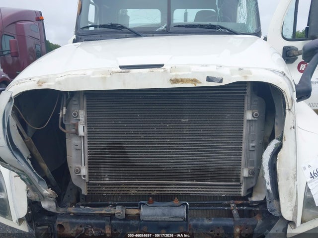 46084697 :رقم المزاد ، 3AKJGEDV7FSGG3944 vin ، 2015 Freightliner Cascadia 125 مزاد بيع
