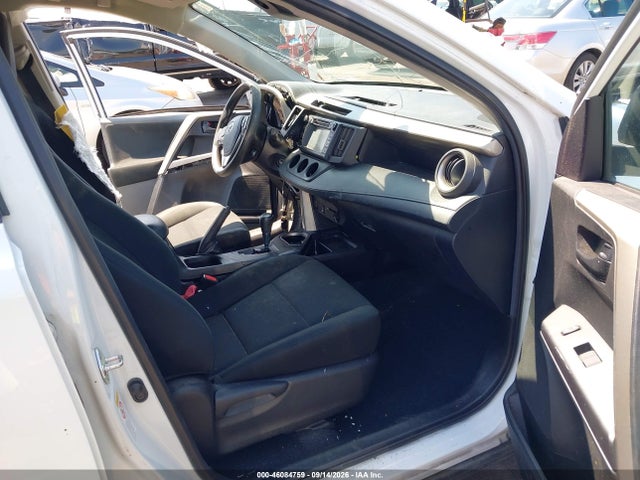 46084759 :رقم المزاد ، 2T3ZFREV0JW495148 vin ، 2018 Toyota Rav4 Le مزاد بيع