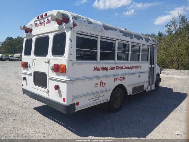 46084806 :رقم المزاد ، 1GBJG31R6Y1175703 vin ، 2000 Chevrolet Express Comm Cutaway مزاد بيع