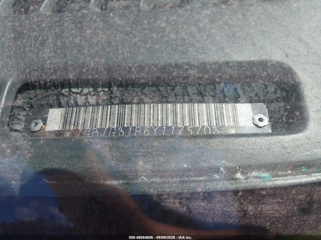 46084806 :رقم المزاد ، 1GBJG31R6Y1175703 vin ، 2000 Chevrolet Express Comm Cutaway مزاد بيع