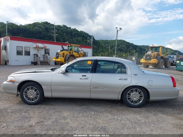 Auction sale of the 2006 Lincoln Town Car Signature Limited, vin: 1LNHM82W16Y630140, lot number: 46084808