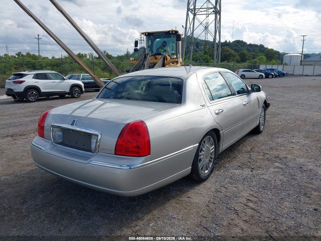 Auction sale of the 2006 Lincoln Town Car Signature Limited, vin: 1LNHM82W16Y630140, lot number: 46084808