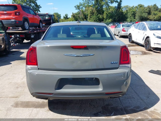 2019 Chrysler 300 Touring მანქანა იყიდება აუქციონზე, vin: 2C3CCAAG7KH610079, აუქციონის ნომერი: 46084842