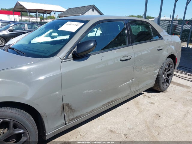 2019 Chrysler 300 Touring მანქანა იყიდება აუქციონზე, vin: 2C3CCAAG7KH610079, აუქციონის ნომერი: 46084842