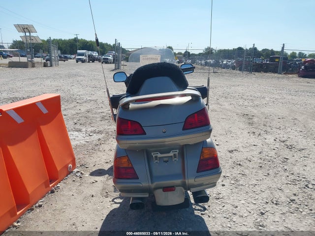 Продажа на аукционе авто 2002 Honda Gl1800 A, vin: 1HFSC47492A102786, номер лота: 46085033