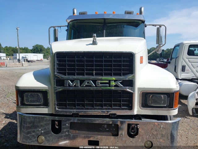46085075 :رقم المزاد ، 1M1PN4GY6LM004635 vin ، 2020 Mack Pinnacle مزاد بيع